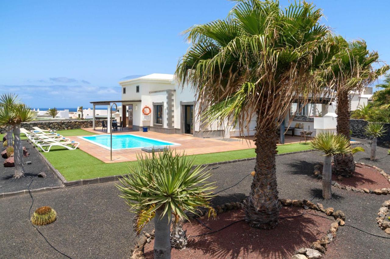 Villa Los Dragos Playa Blanca  Exterior foto